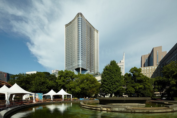 東京ミッドタウン日比谷の外観。すぐそばに日比谷公園、帝国ホテルなどがある